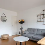 Cozy 37 M In The Heart Of Batignolles