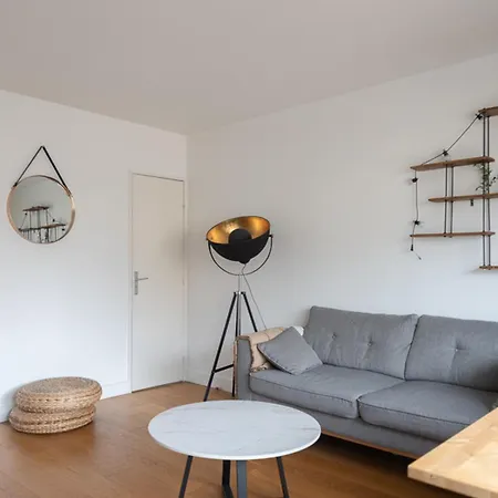 Cozy 37 M In The Heart Of Batignolles